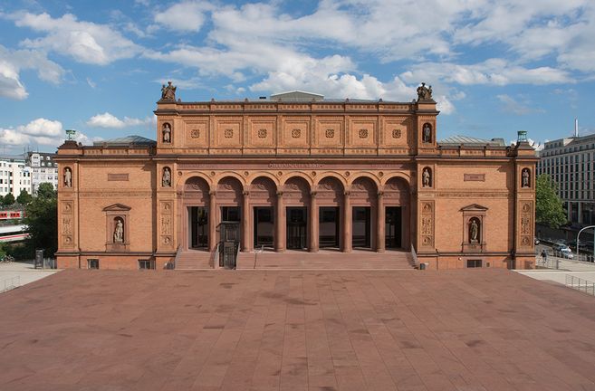 Modernisiertes Eingangsportal am Gründungsbau © Hamburger Kunsthalle, Foto: Ralf Suerbaum