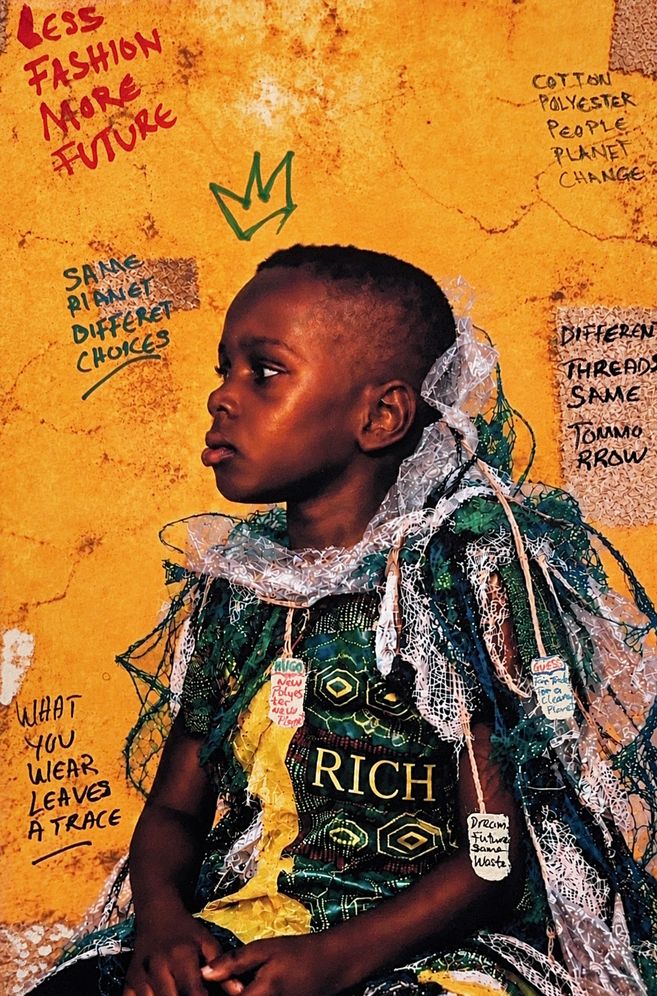 Es ist ein Kunstwerk von Idonah Asamoah zu sehen.