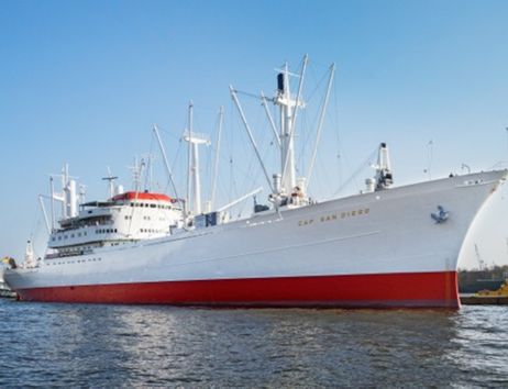Das Schiff Cap San Diego im Hafen.