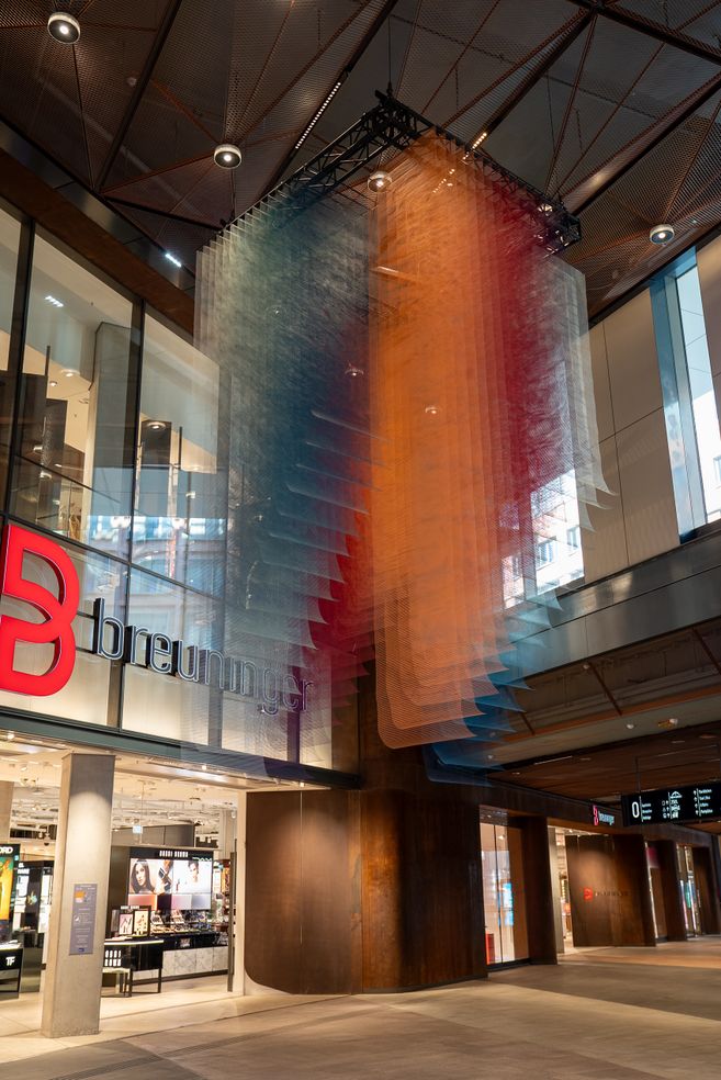 Aquarell von Tomislav Topic im Westfield Hamburg Überseequartier.