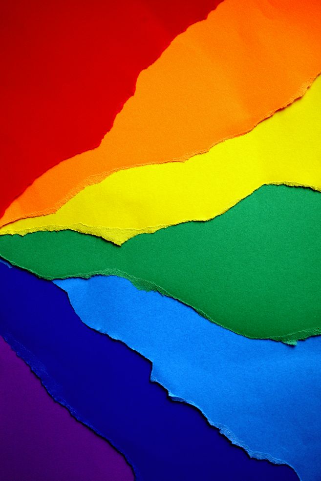 Regenbogenflagge aus Papier